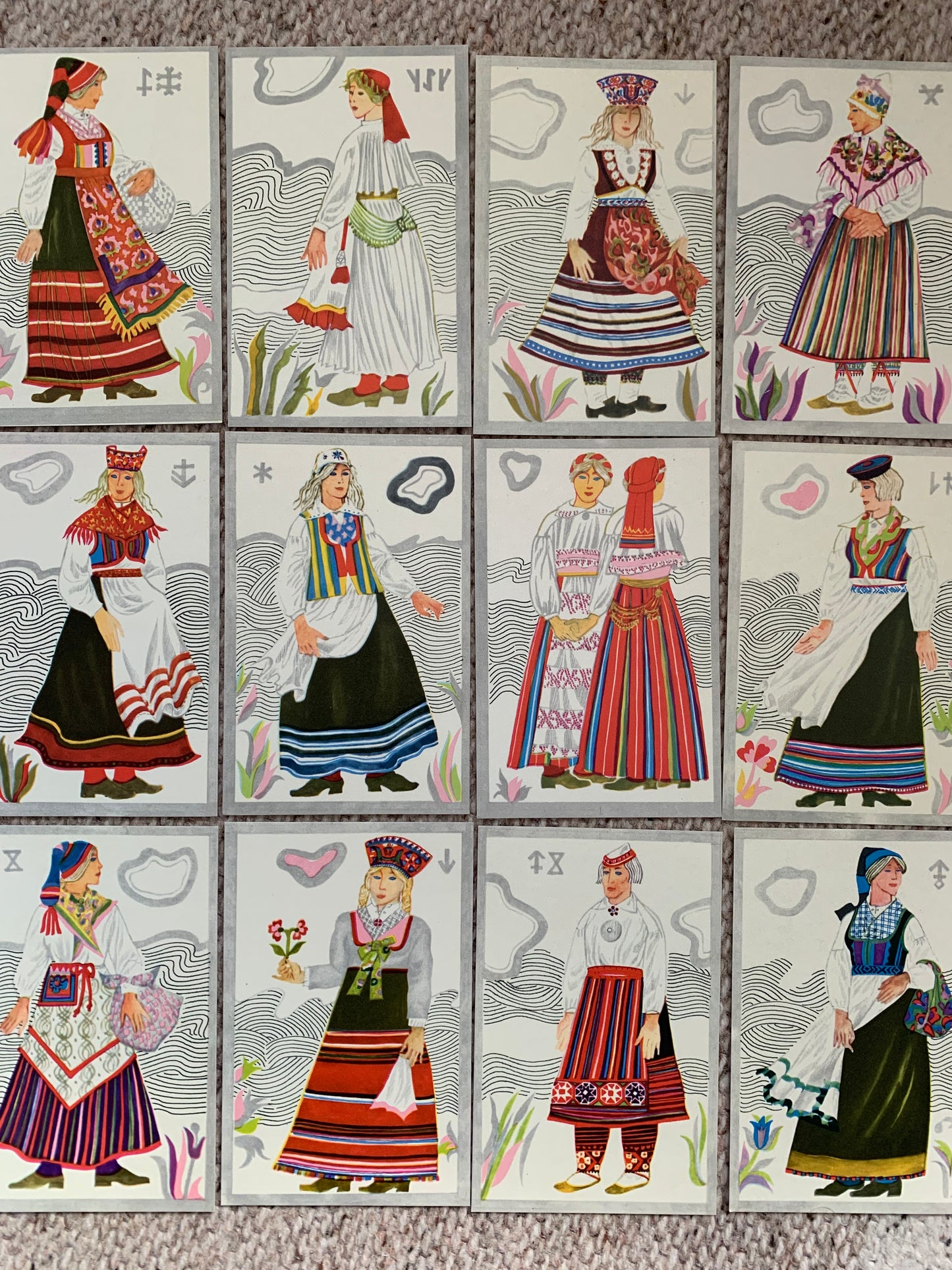 Vintage set of 12 Estonian art postcards - Artist V.Tolli - Women in Estonian Folk costumes - 1973 - unused
