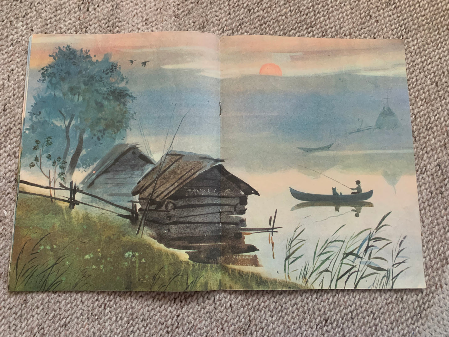 Vintage Russian Children's Book from Soviet Era - DEWDROP - РОСИНКА - Made in USSR 1989 - gorgeous illustrations