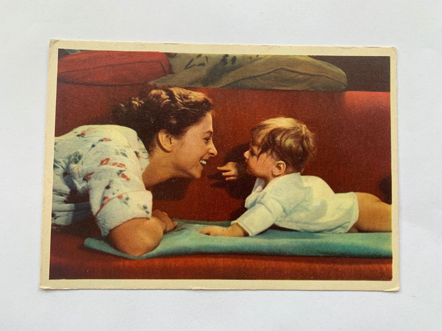 Soviet Russian postcard - Mother and Child - Parent Love - Printed in USSR - 1963 - unused