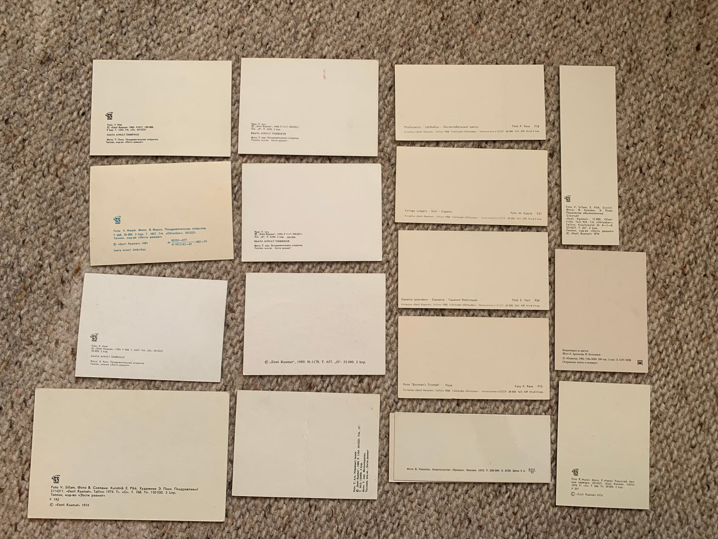 16 Unused small FLOWER / FLORAL postcards - Printed in USSR - 1970-1980s