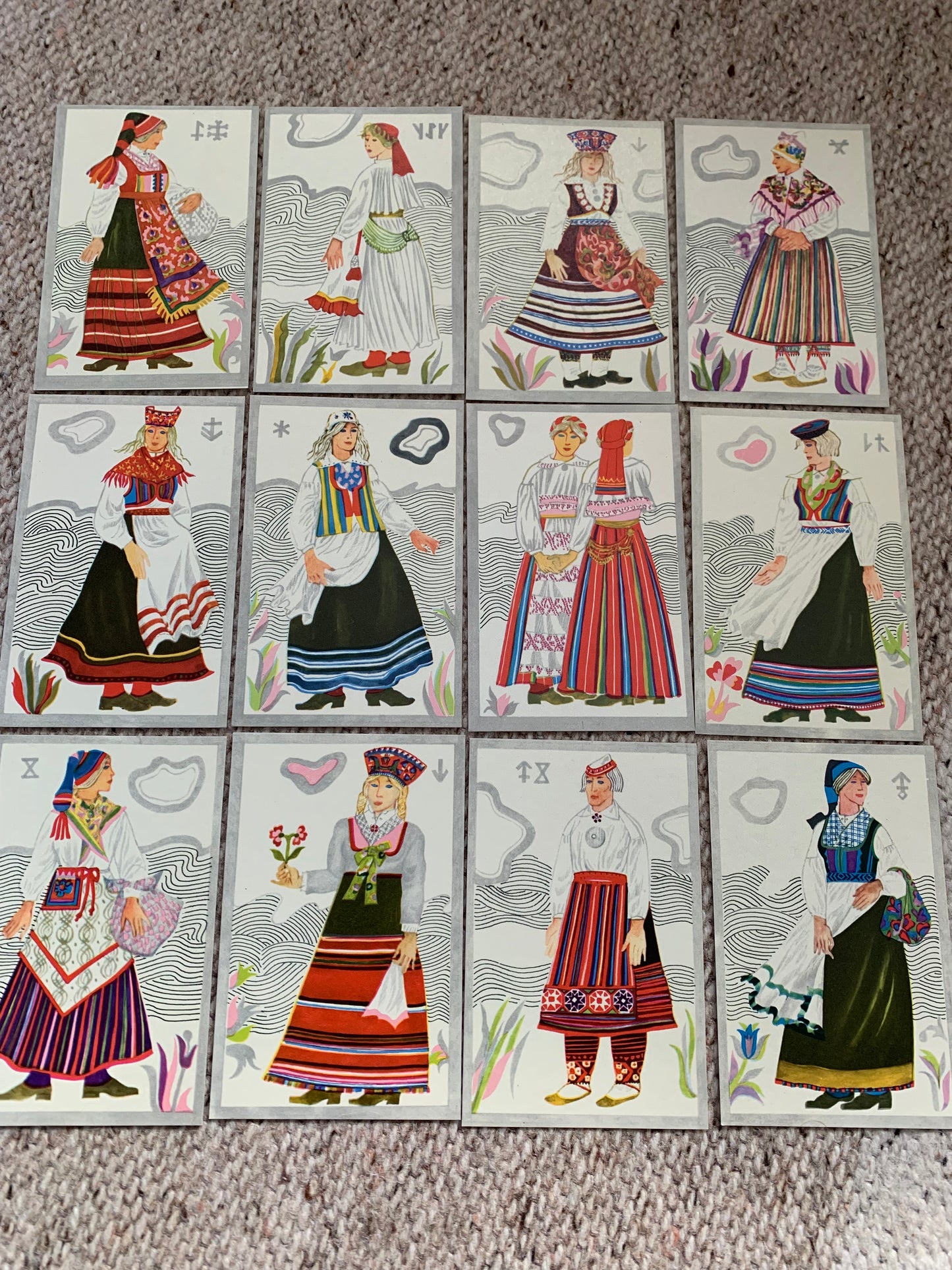 Vintage set of 12 Estonian art postcards - Artist V.Tolli - Women in Estonian Folk costumes - 1973 - unused