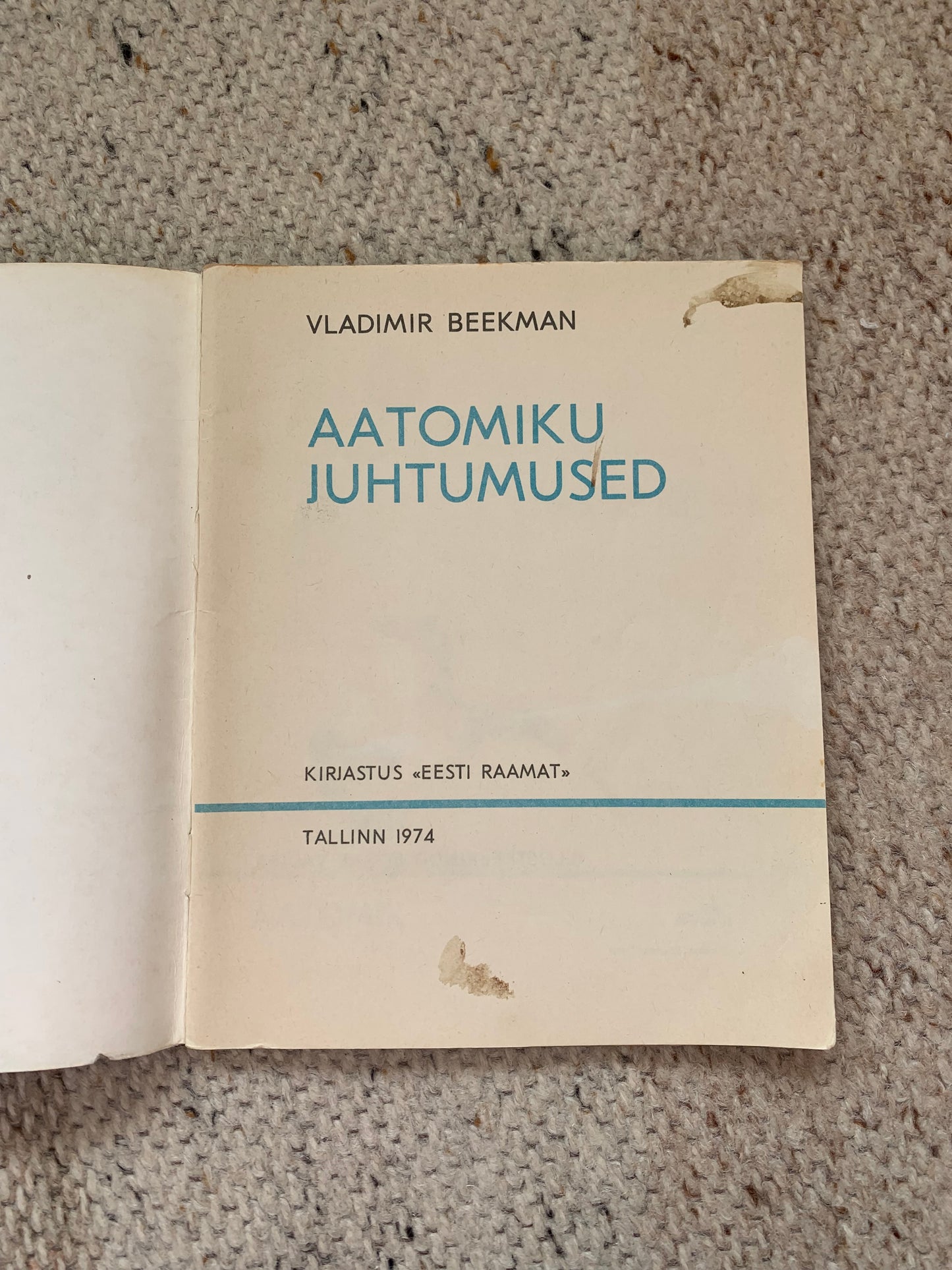 Vintage Estonian Children's Book - AATOMIKU JUHTUMUSED (The Adventures of Atomic) - Gorgeous illustrations - 1974
