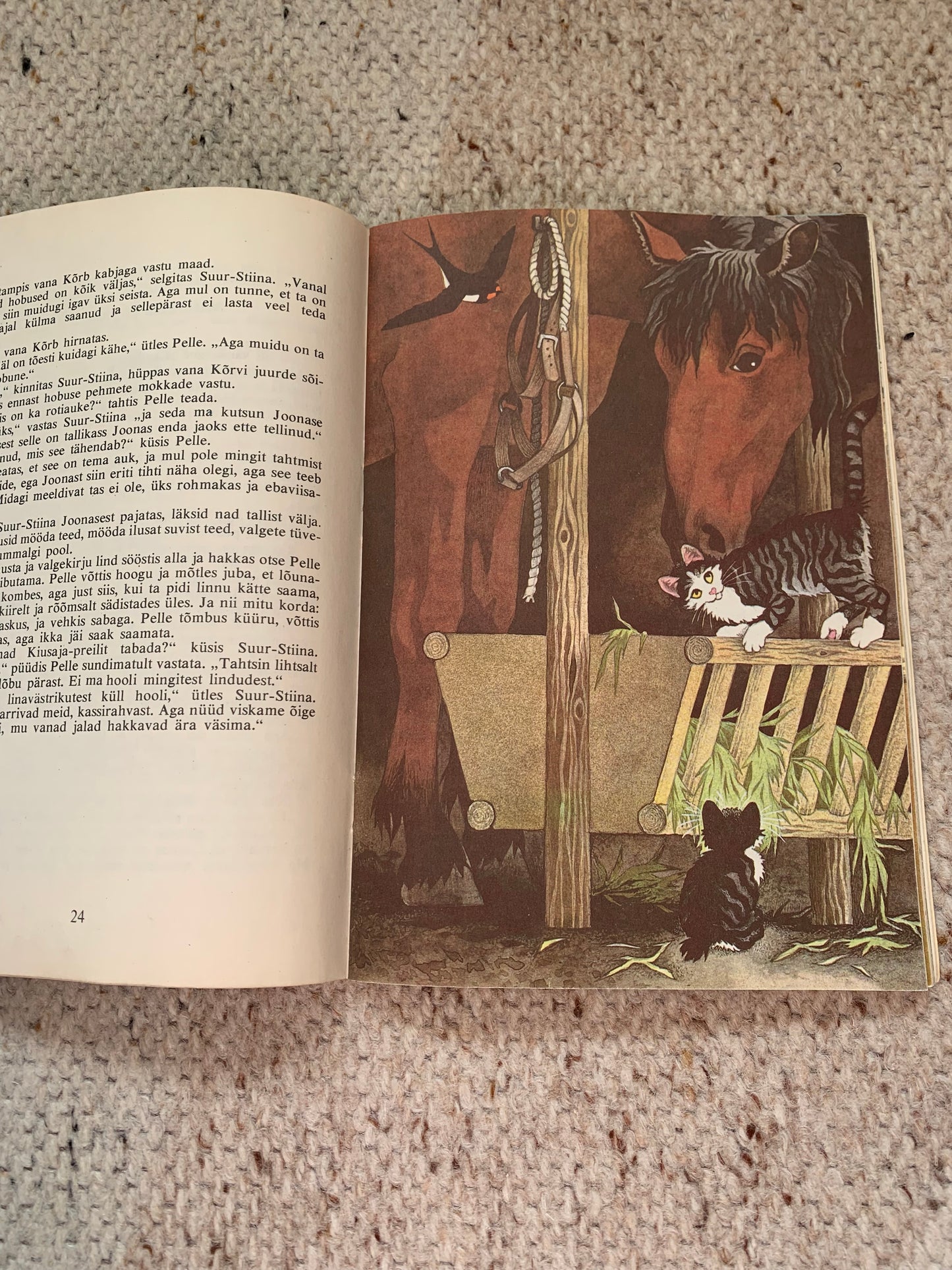 Vintage Estonian Children's Book - PELLE TÖMPSABA SEIKLUSED (The Adventures of Pelle No-Tail) - Gorgeous illustrations - 1986