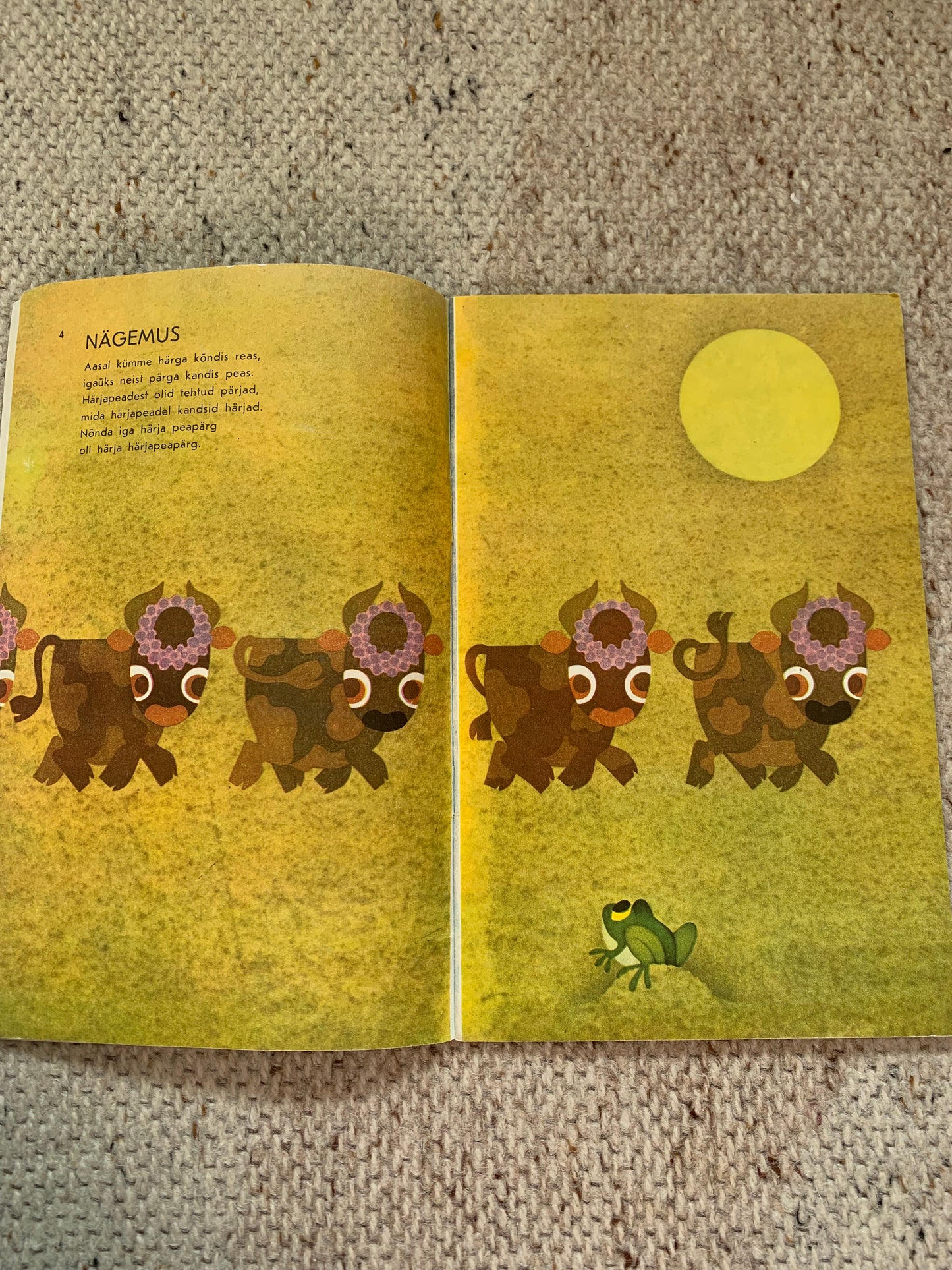 Vintage Estonian Children's Book - KÄBI KÄBIHÄBI - Gorgeous illustrations - 1977