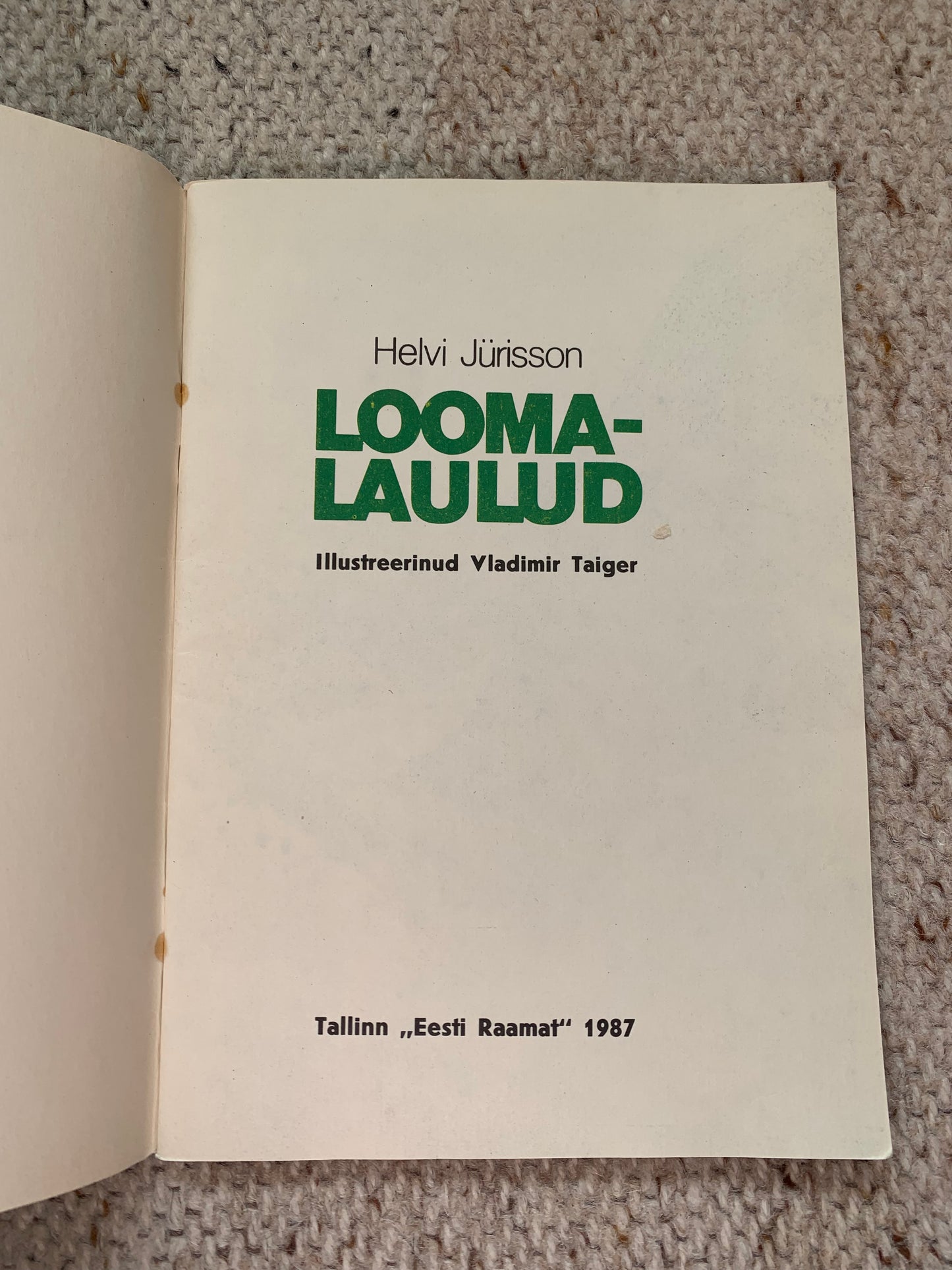 Vintage Estonian Children's Book - SONGS BY ANIMALS - LOOMALAULUD - Gorgeous illustrations - 1987