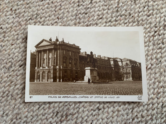 Old postcard - Antique postcard - FRANCE - PALACE OF VERSAILLES - CASTLE AND STATUE OF LOUIS XIV - Carte Postale - Early 1900's - Unused