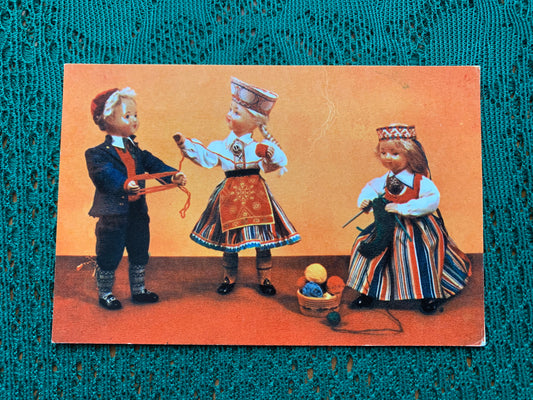 Soviet art postcard - ON AN EVENING (Dolls in Estonian national costumes) - Artists E.Borisova and E.Askinazi - 1967 - unused