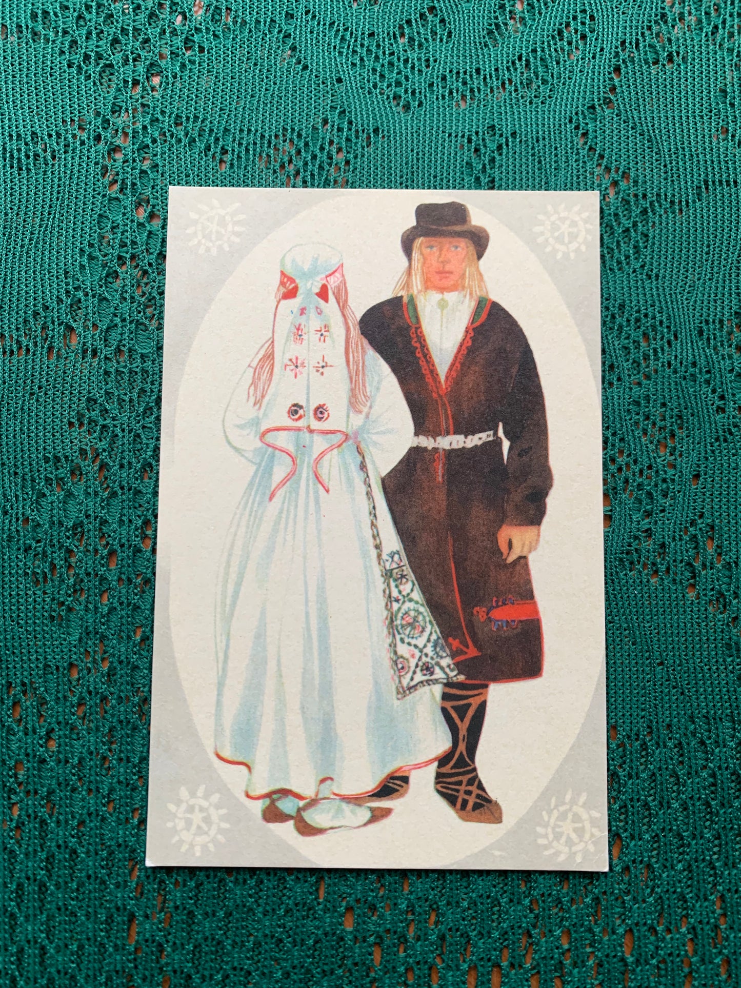 Estonian art postcard - Artist V.Tolli - Man and Woman in Paistu Folk costumes - 1975 - unused