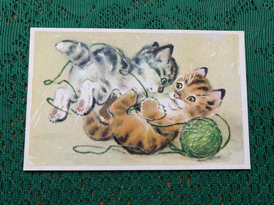 Russian art postcard - Artist L.Gamburger - Kittens playing with a green yarn ball - Animal postcard - Printed in USSR - 1970 - unused