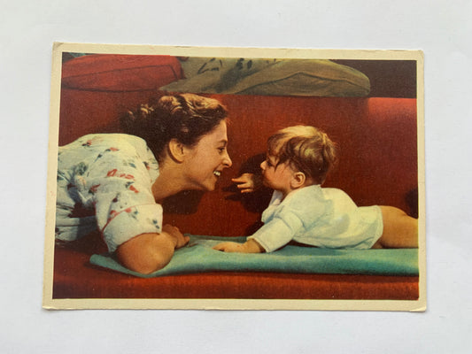 Soviet Russian postcard - Mother and Child - Parent Love - Printed in USSR - 1963 - unused