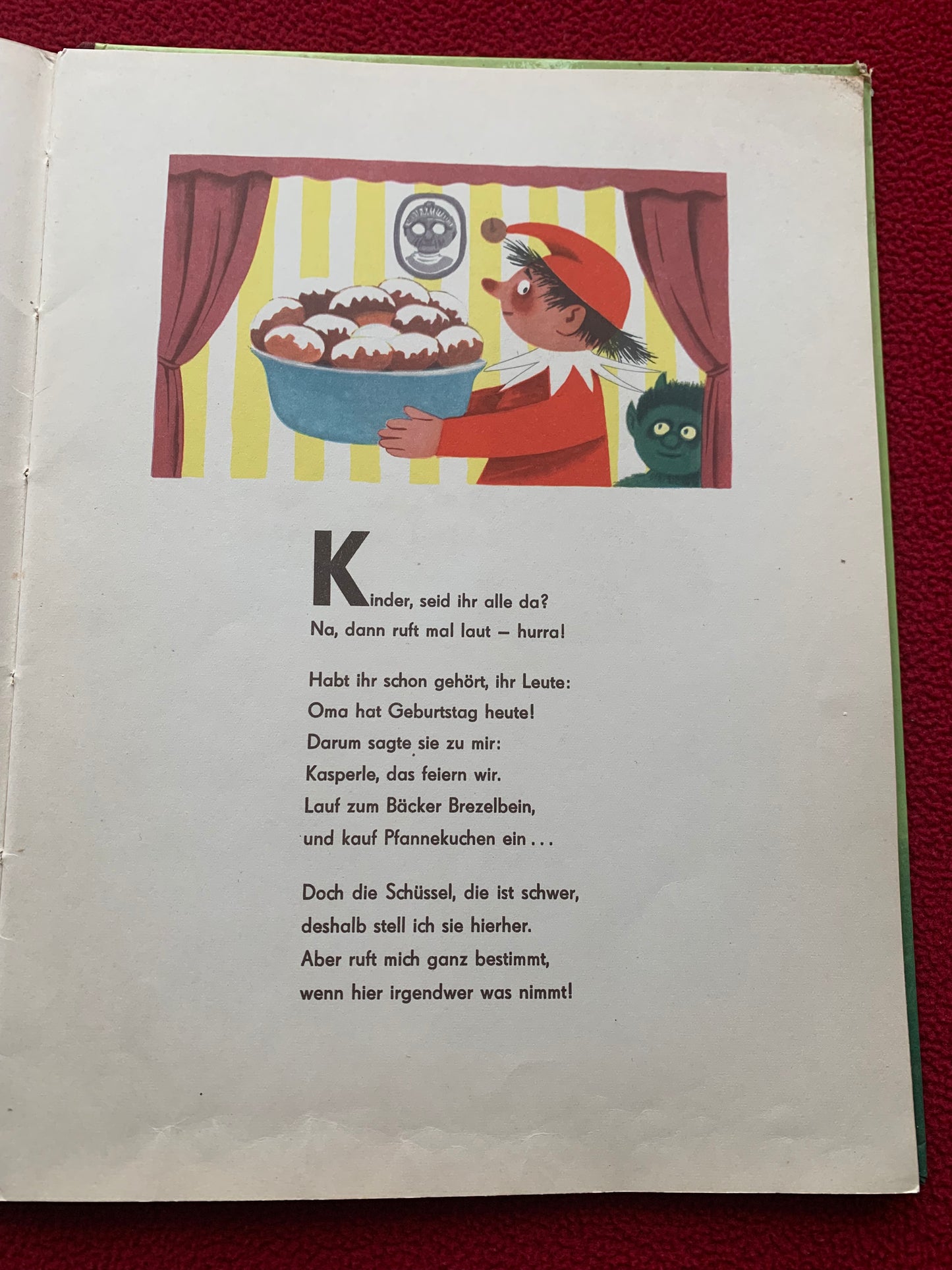 German Children's Book from 1958 - Alarm in the puppet theatre - Printed in GDR (East Germany) - Lovely vintage illustrations