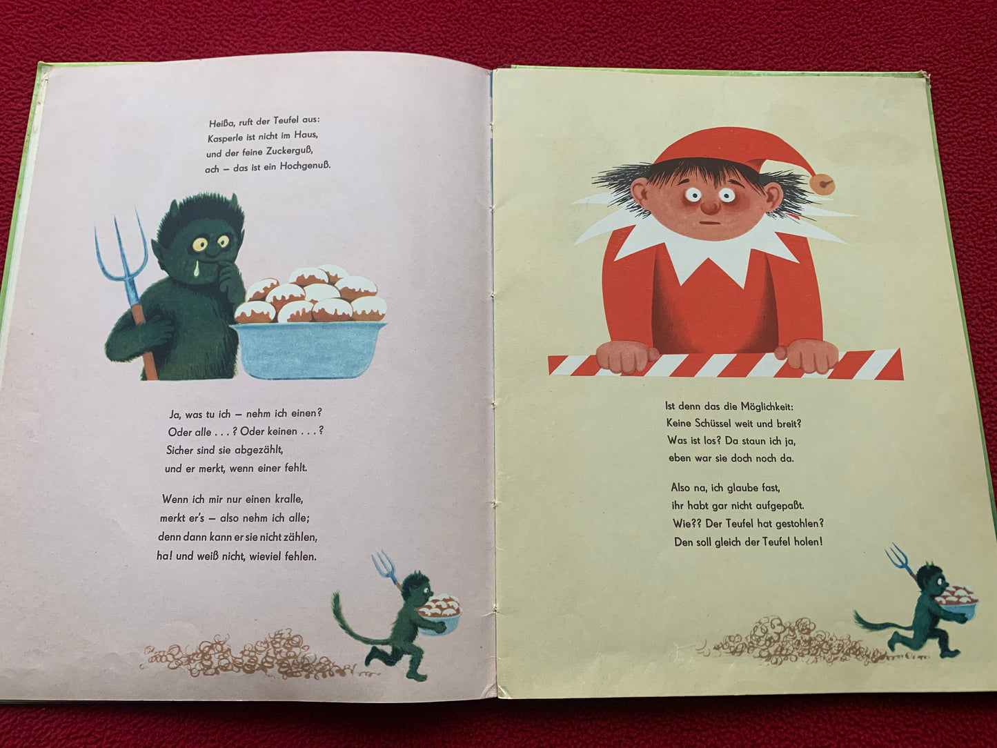German Children's Book from 1958 - Alarm in the puppet theatre - Printed in GDR (East Germany) - Lovely vintage illustrations