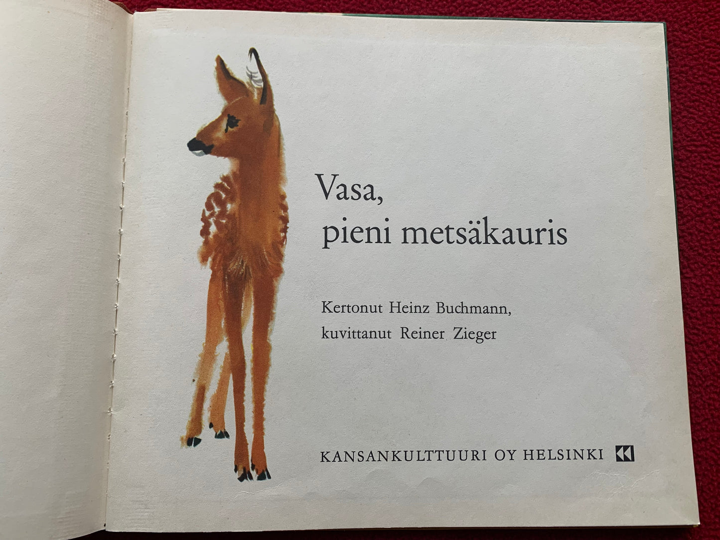 Finnish Children's Book from 1958 - Vasa, a small roe deer - Printed in GDR (East Germany) - Lovely vintage illustrations