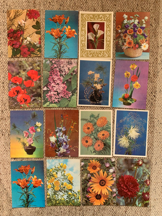 16 Unused FLOWER / FLORAL postcards - Printed in USSR - 1970-1980s