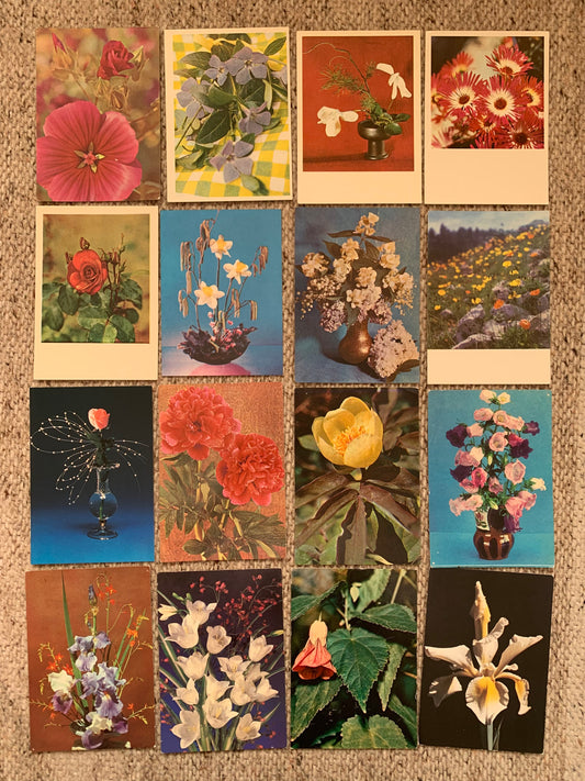16 Unused FLOWER / FLORAL postcards - Printed in USSR - 1970-1980s