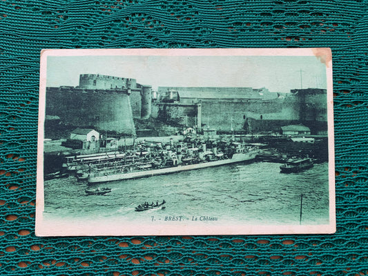 Old postcard - Antique postcard - France - Brest - The Castle - early 1900s - Unused