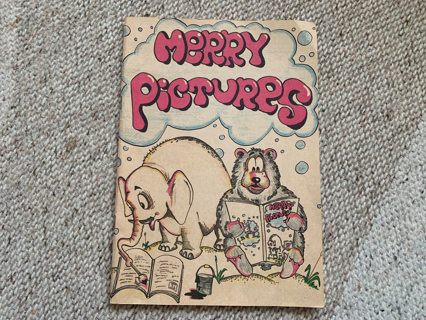 MERRY PICTURES - Vintage Estonian Children's Book in English, Russian and Estonian - Learn the language - 1992