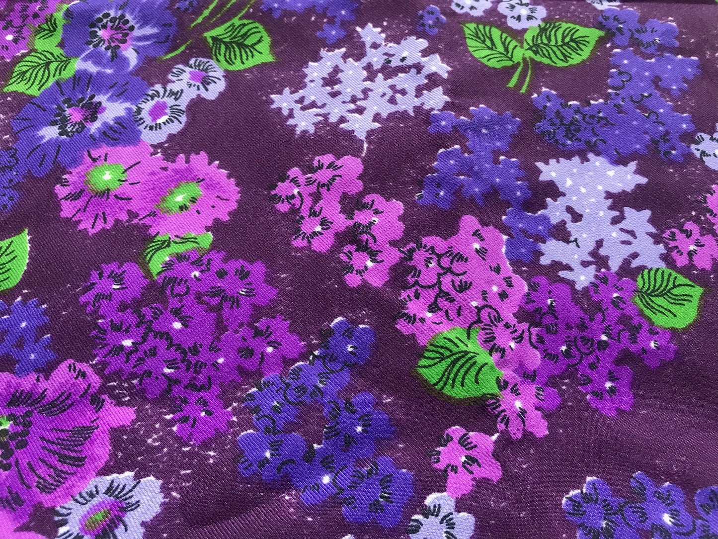 Vintage Fabric in Violet/Lilac/Purple Colours - 260 x 100 cm / 102.4 x 39.4 in - Soviet Russian Cotton Satin Fabric for Sewing Home Textile